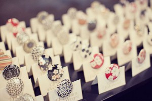button-escort-cards