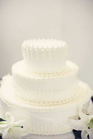 white-wedding-cake