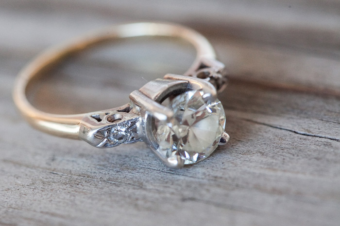 Designer Lindsy Aragona's engagement ring featured her grandmother's setting and his grandmother's diamond Designer Lindsy Aragona's antique engagement ring has a lot of sentimental value: it features her grandmother's setting and his grandmother's diamond.